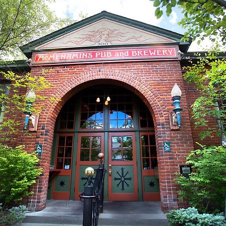 Hotel Mcmenamins Old St. Francis School Bend Exterior foto