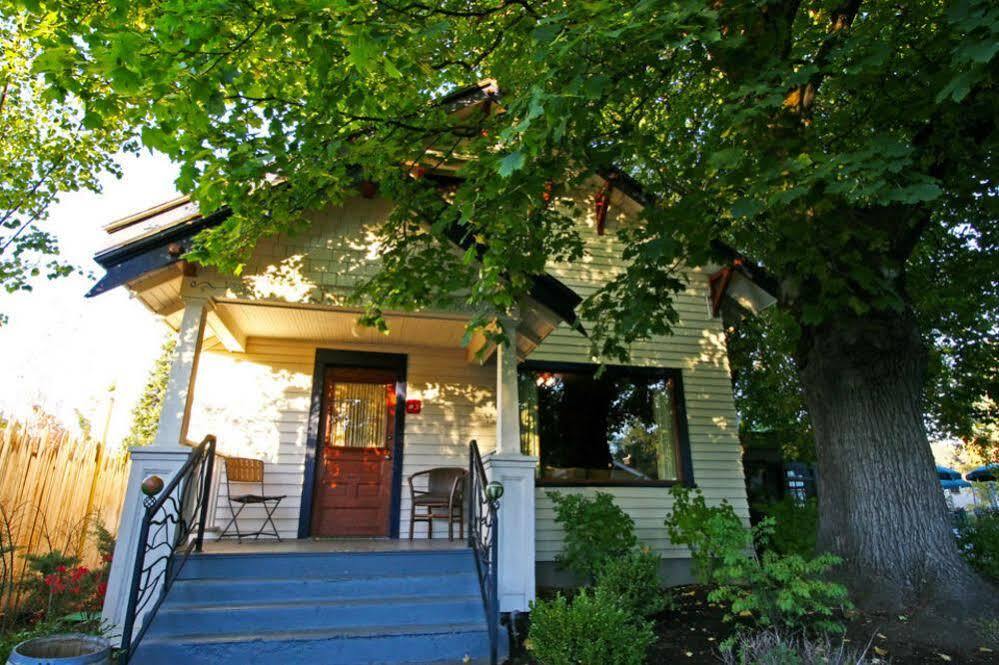 Hotel Mcmenamins Old St. Francis School Bend Exterior foto